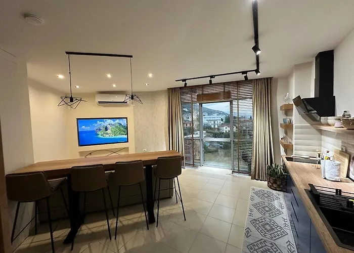 Smart, Stylish & Seaview アパート *