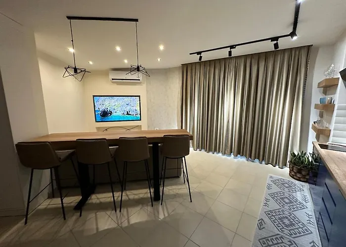 Smart, Stylish & Seaview アパート Vlorë