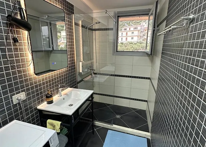 Smart, Stylish & Seaview Vlorë