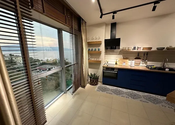 Smart, Stylish & Seaview